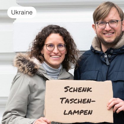 Schenk Taschenlampen gegen die Dunkelheit im Bombenschutzkeller