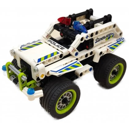 LEGO Technic 42047 – Polizei-Interceptor mit Rückziehmotor