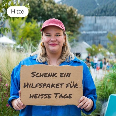 Schenk obdachlosen Menschen einen Sommerschlafsack, Trinkwasser und Sonnencreme