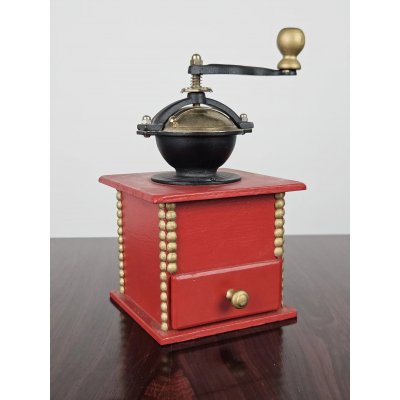 Rote Vintage Kaffeemühle