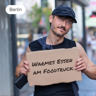 Schenk obdachlosen Menschen ein warmes Essen am Caritas-Foodtruck 