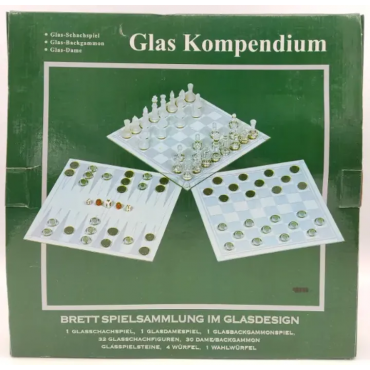 Brettspielesammlung im Glasdesign