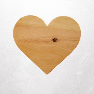 Dekoratives Herz aus Zirbenholz