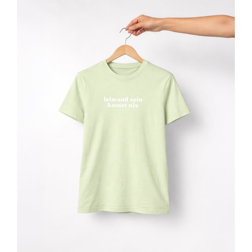 „leiwand sein kostet nix“-T-Shirt-Stem Green