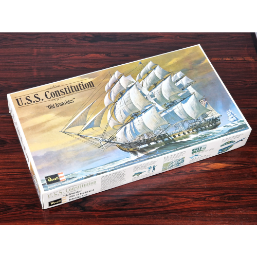 Vintage Revell U.S.S. Constitution "Old Ironsides" Modellbausatz (H-398) - 1970er Originalausgabe, Ungebaut in OVP (Segel teils beschädigt)