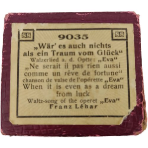 Musikrolle für ein altes Pianola (selbstspielendes Klavier)