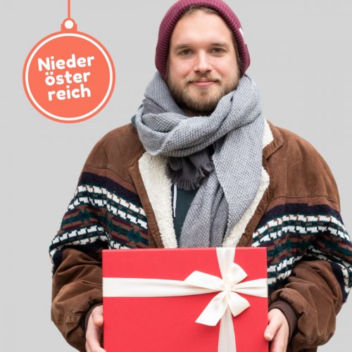 Finanziere mit einer virtuellen Tasse Kaffee ein Beratungsgespräch
