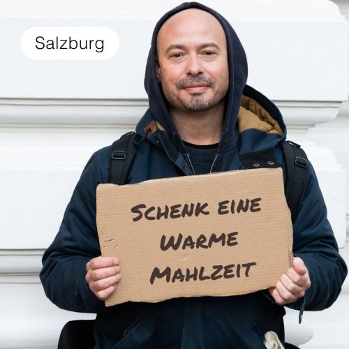 Schenk eine warme Mahlzeit für obdachlose Menschen in Salzburg