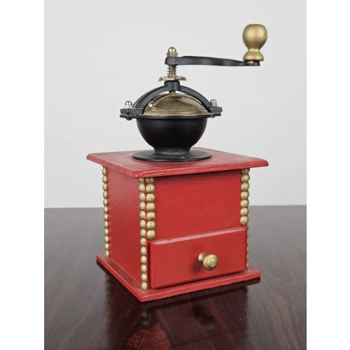 Rote Vintage Kaffeemühle