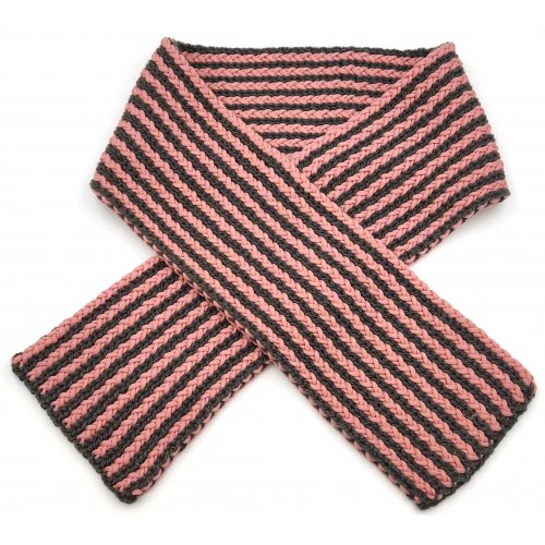 Handgestrickter Schal