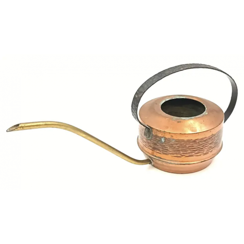 Kupfergießkanne mit Messingkomponenten