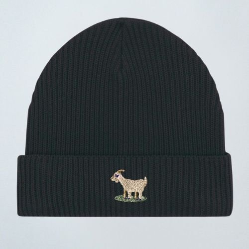 Caritas Schenken mit Sinn Haube schwarz mit Stickemblem Ziege
