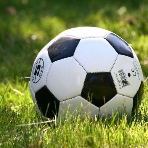 Schenk Freizeitbälle für Familien aus der Ukraine