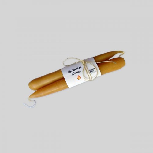 Ein Funken Wärme - Tafelkerzen aus Bienenwachs