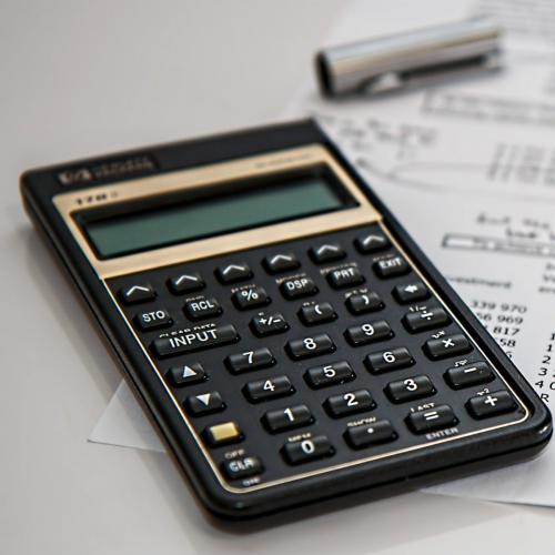 Schenk Taschenrechner für Schüler*innen aus der Ukraine